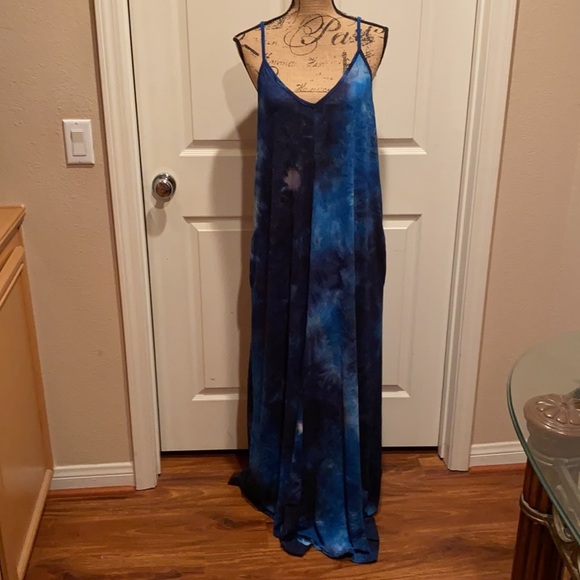 Navy tie dye maxi dress. - Picture 2 of 7